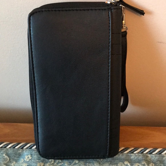 NICOLE MILLER BLACK WALLET/WRISTLET RETAIL 45 NWT - Picture 4 of 7